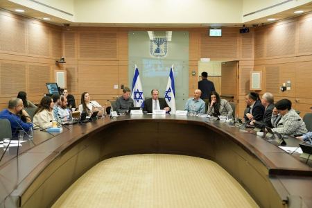 منصور عباس: الحكومة في إسرائيل تسيطر بصورة شبه تامة على الكنيست